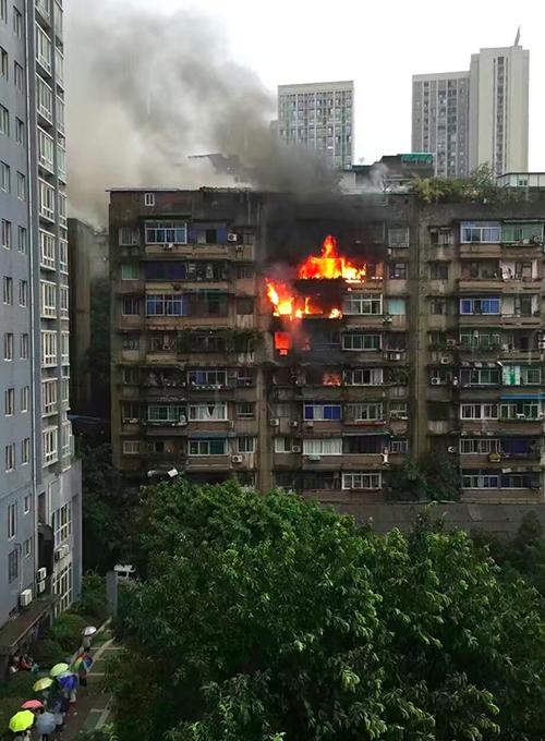 重慶一住宅發(fā)生火災致1傷，災難背后的警示與反思，重慶住宅火災致1傷，災難啟示與反思