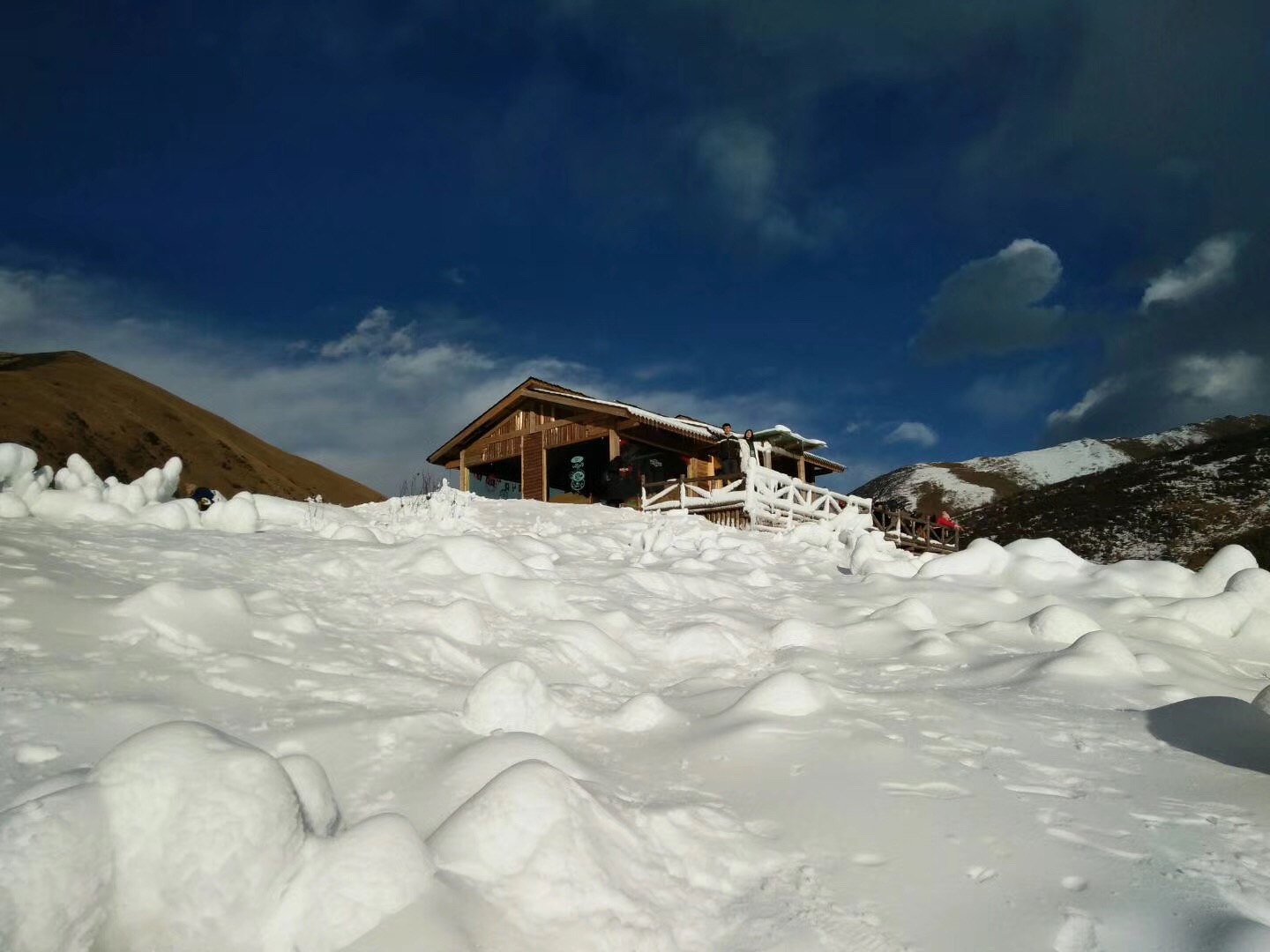 去哪里看雪最好最便宜——探索經(jīng)濟(jì)實惠的賞雪勝地，探索性價比最高的賞雪勝地，去哪里看雪最好又最便宜？