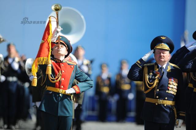 三軍儀仗隊(duì)參加紅場(chǎng)閱兵，榮耀與傳承的展現(xiàn)，三軍儀仗隊(duì)紅場(chǎng)閱兵，榮耀傳承的壯麗展現(xiàn)